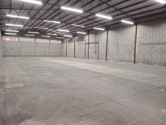SE ALQUILA BODEGA EN PARQUE LOGISTICO