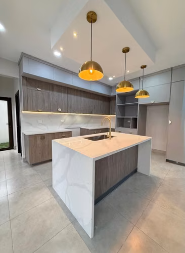 Se Vende Espectacular Casa en Res. Ciudad Jaragua
