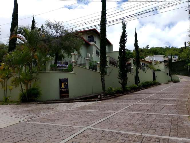 Venta de Hermosa Casa de Esquina, en la Residencial Siboney, en El Chimbo, en Tegucigalpa. - Imagen 2