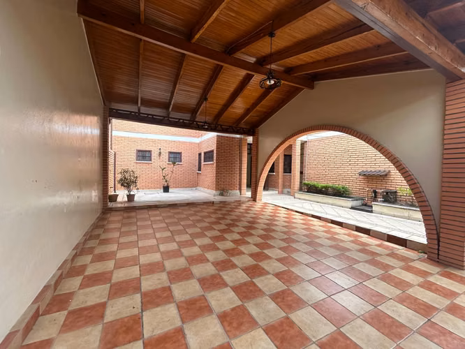 Se Renta Casa Col. Loma Linda Sur
