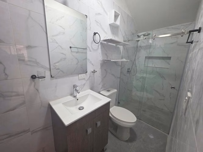 Se Vende Casa de Esquina en Residencial Rancho Tara san pedro sula - Imagen 8