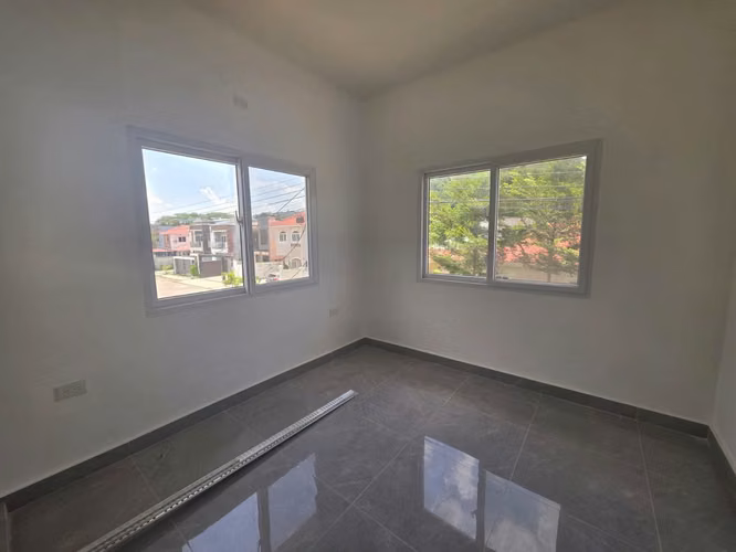 Se Vende Casa de Esquina en Residencial Rancho Tara san pedro sula - Imagen 7