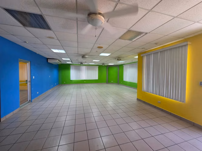 Se Vende Propiedad Comercial de Esquina en Barrio Guamilito - Imagen 3