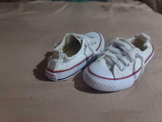 Selling cute convert unisex for children size 11