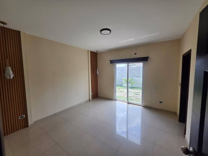 Se Vende Linda Casa de Esquina En Residencial Costa del Este 2 - Imagen 6
