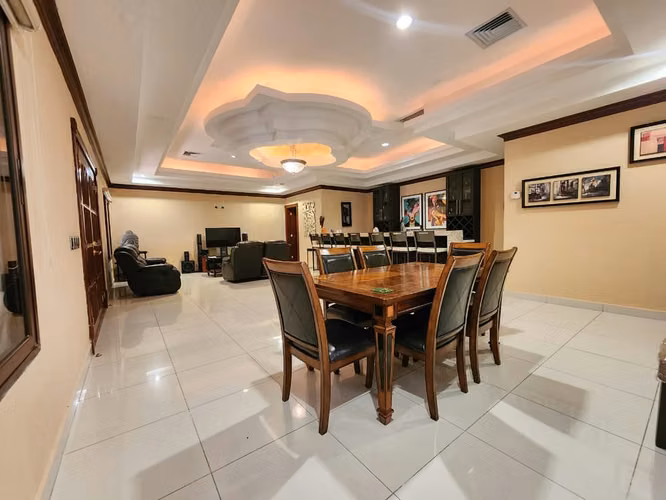 Venta de amplia casa en Colonia Trejo
