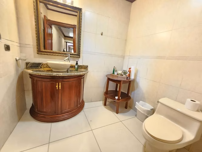Venta de amplia casa en Colonia Trejo