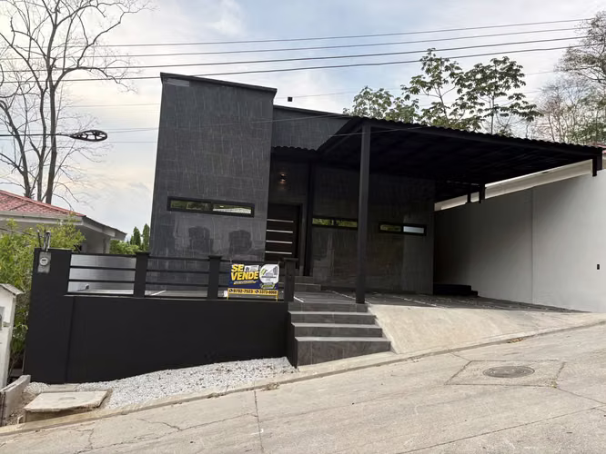 vendo cada amueblada en campisa con piscina