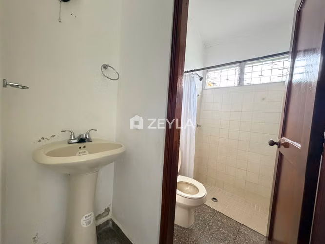 Se Vende Casa En Residencial Las Mercedes, SPS