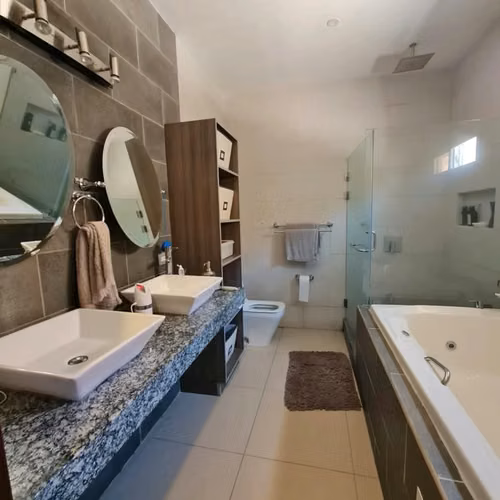 Se Alquila Casa Sin Amueblar En Residencial Bugambilia - Imagen 3