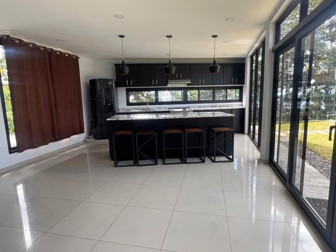¡Descubre tu próximo hogar en esta encantadora casa en venta!.