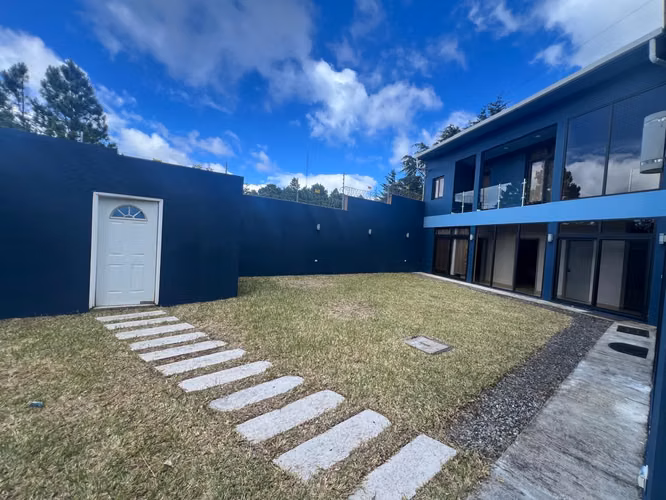 ¡Descubre tu próximo hogar en esta encantadora casa en venta!.
