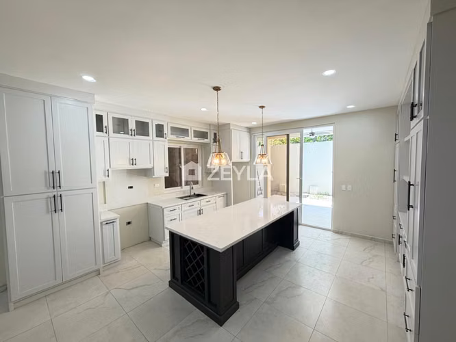 Preventa Townhouse En Residencial Lomas Del Pedregal, SPS