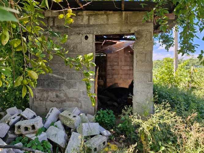 ¡Se Venden 2 Terrenos de Esquina Después de Santa Rita!
