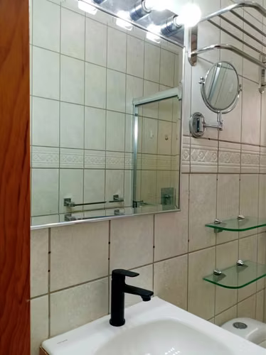 Se vende edificio de 4 aptos en Altos de Miramontes, c.c.