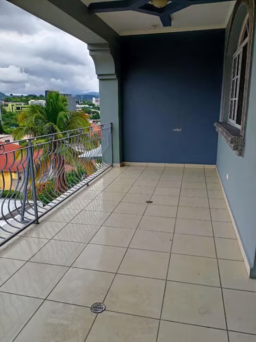 Se vende edificio de 4 aptos en Altos de Miramontes, c.c.