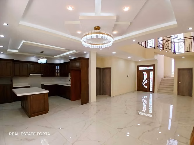 Venta de Casa Nueva, ubicada en la Residencial El Sauce, Villa Los Napoleones, en Tegucigalpa.