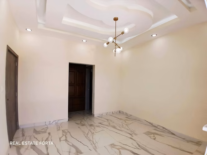 Venta de Casa Nueva, ubicada en la Residencial El Sauce, Villa Los Napoleones, en Tegucigalpa.