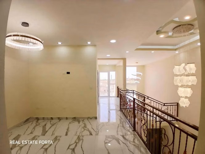 Venta de Casa Nueva, ubicada en la Residencial El Sauce, Villa Los Napoleones, en Tegucigalpa.