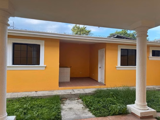 Se vende Casa en Jardines del Valle san Pedro sula - Imagen 4
