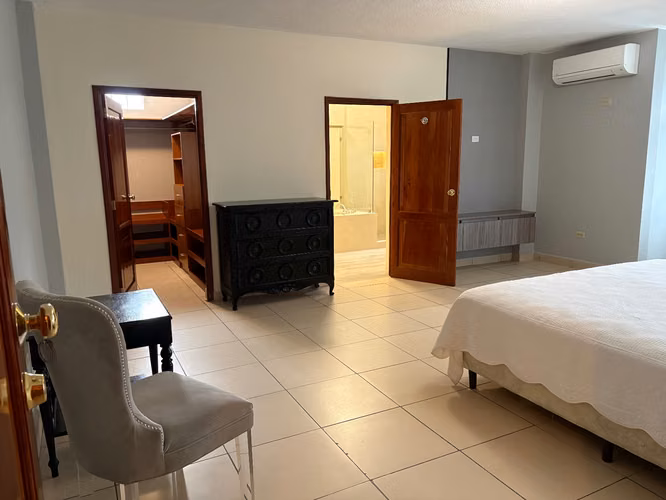  APARTAMENTO EJECUTIVO FULL AMUEBLADO EN COLONIA LARA | US$1,400/MES