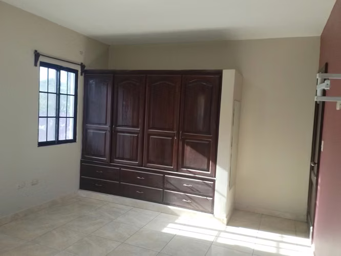 ¡Casa de 2 Niveles en Venta en Residencial Villas Mallorca – Sector Las Españolas, San Pedro Sula! - Imagen 5