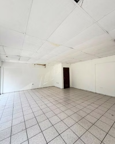 SE ALQUILA LOCAL COMERCIAL - Barrio Río Piedras - Imagen 2