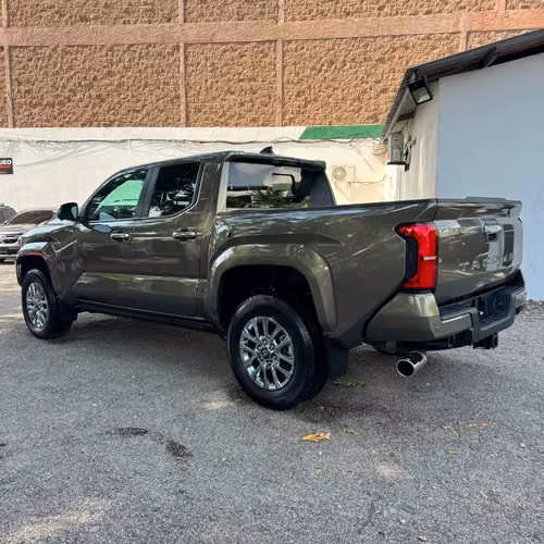 TOYOTA TACOMA LIMITED 2026 - Imagen 3