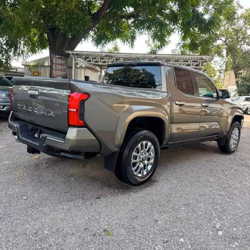 TOYOTA TACOMA LIMITED 2026 - Imagen 4