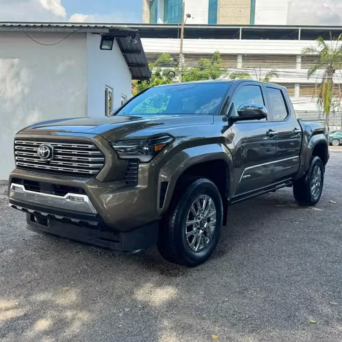 TOYOTA TACOMA LIMITED 2026