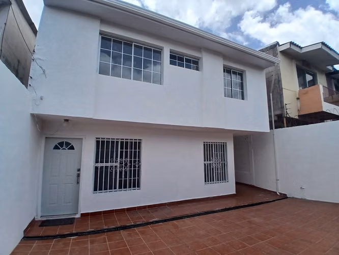 Alquiler Casa Colonia Loarque