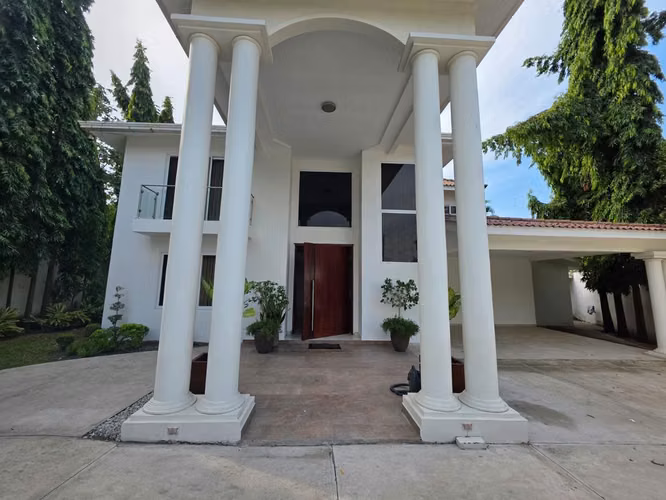 Se Vende Amplia Vivienda en Colonia Trejo SAN PEDRO SULA