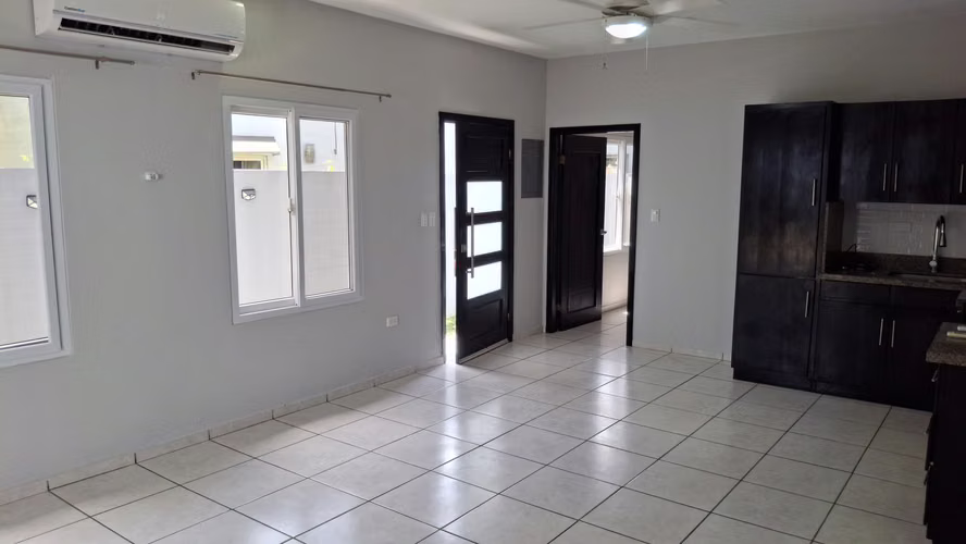 APARTAMENTO SEMIAMUEBLADO EN RES. CASA MAYA - Imagen 2