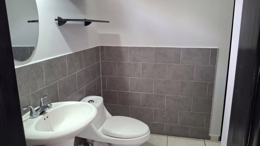 APARTAMENTO SEMIAMUEBLADO EN RES. CASA MAYA - Imagen 6