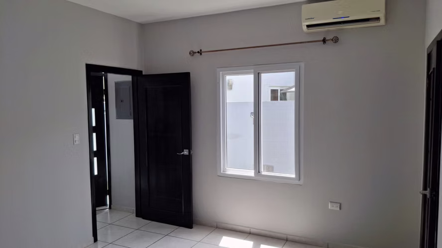 APARTAMENTO SEMIAMUEBLADO EN RES. CASA MAYA - Imagen 4