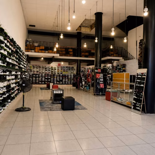LOCAL EN VENTA | 3 Niveles | Centro Historico TGU | 266 V2 | L14.5 MM - Imagen 2