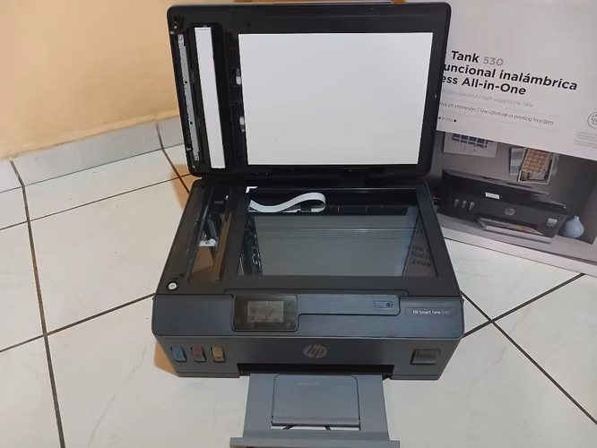Se vende linda impresora fotocopiadora y escaner HP530