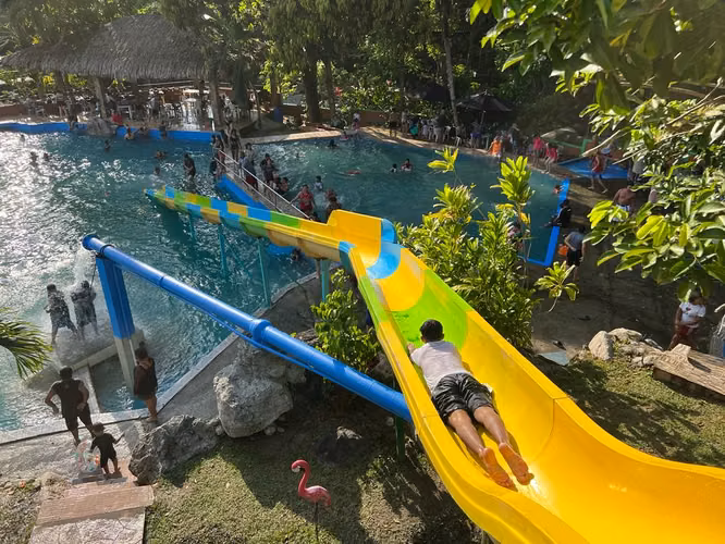 Se vende Centro Turístico La Montañita