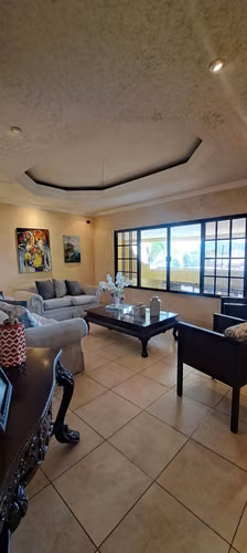 Se Vende Amplia Casa Col. Lomas Mayab
