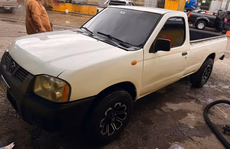 Carro para trabajo motor diésel TD27 caja manual