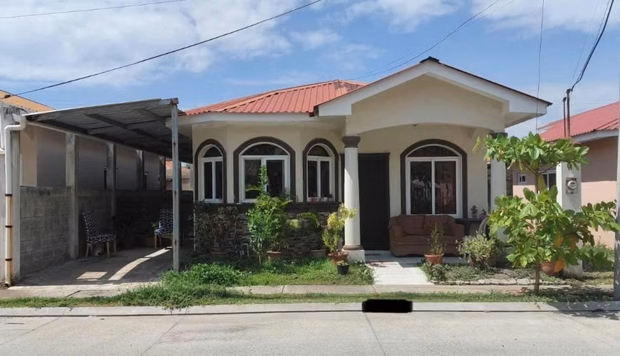 Se Vende Casa en Res. Valle Escondido