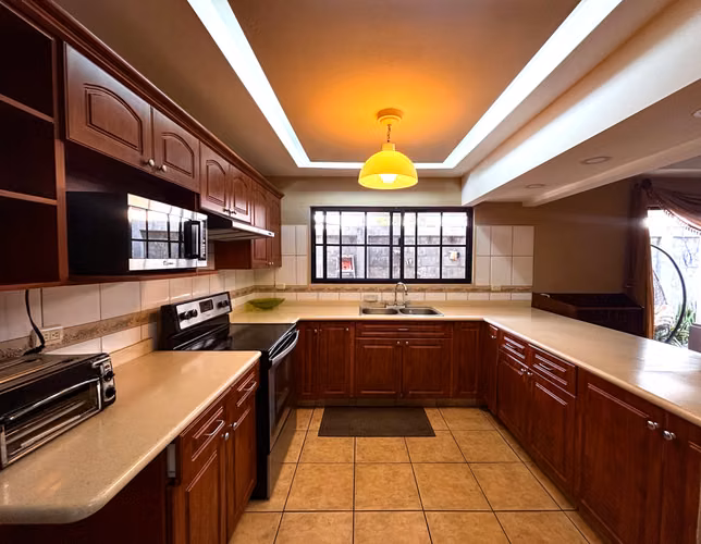 Se Alquila Casa Amueblada En Residencial Valle Encantado, SPS