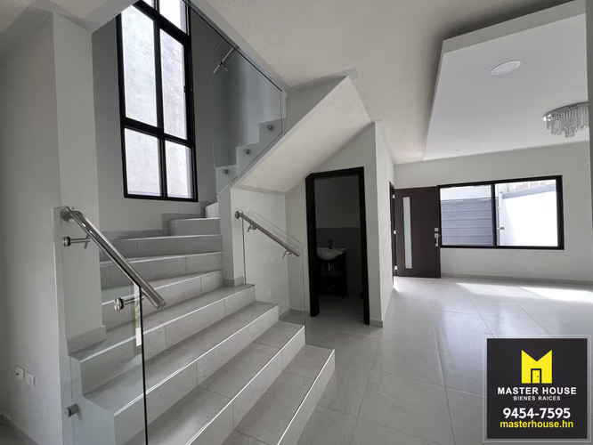 VENTA DE CASA EN RESIDENCIAL ALTOS DEL CIMARRÓN L.5,500,000 - Imagen 3