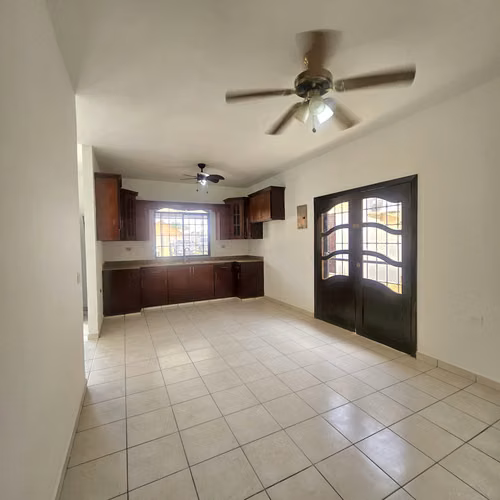 Se Vende Casa 1 Nivel En Residencial Villa Flores, Sector Salamanca