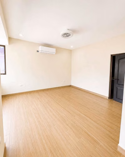 SE VENDE CASA EN RESIDENCIAL LOS CEDRITOS SAN PEDRO SULA - Imagen 5