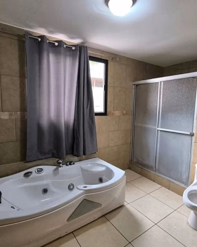 SE VENDE CASA EN BOULEVARD ÁLAMOS–BARRIAL SAN PEDRO SULA - Imagen 2