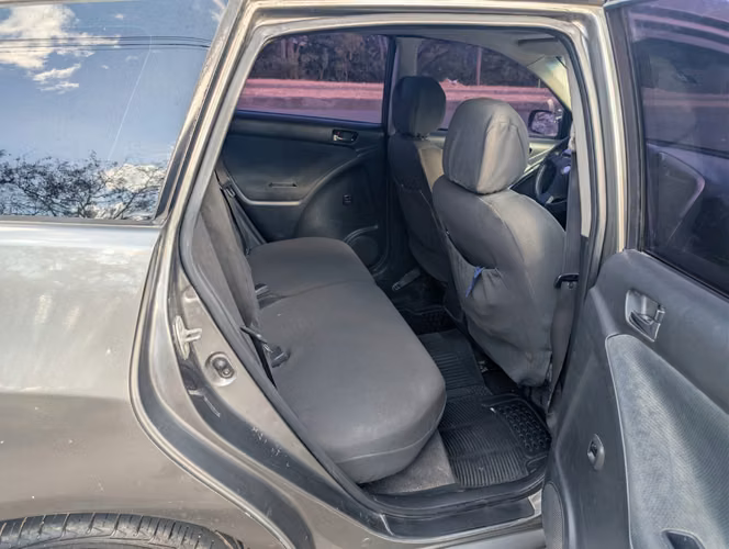Se vende carro — Cómodo, económico y bien cuidado