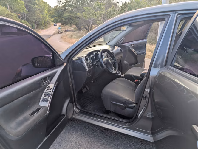 Se vende carro — Cómodo, económico y bien cuidado
