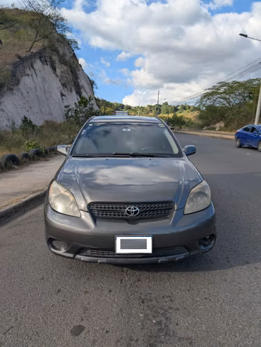 Se vende carro — Cómodo, económico y bien cuidado