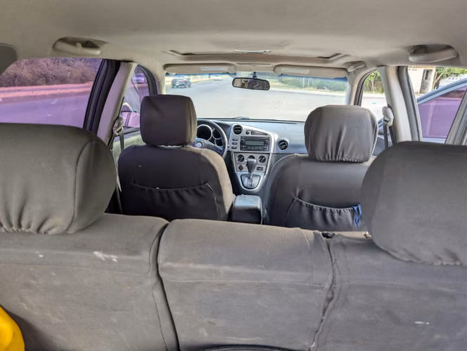 Se vende carro — Cómodo, económico y bien cuidado